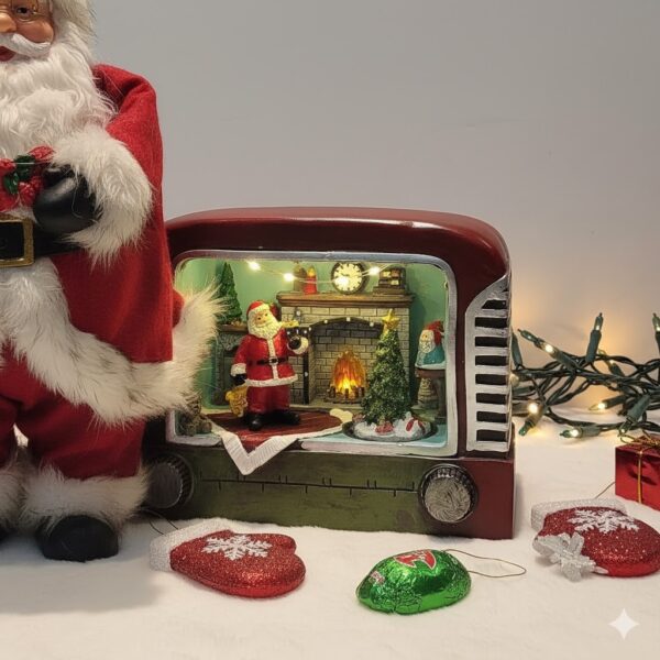 1760960511_unnamed_5-1.jpg Retro Radio Santa Figurine – Whimsical Holiday Scene