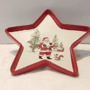 1761031924_Web_image_41_1-1.png Star-shaped serving dish with a Santa