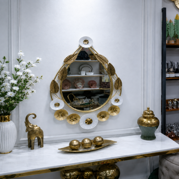 1786428293_6238d38a-cc06-4e8b-8b52-e6bcde079d5f-1.png Elegant Gold Decorative Mirror – Artistic Wall Accent